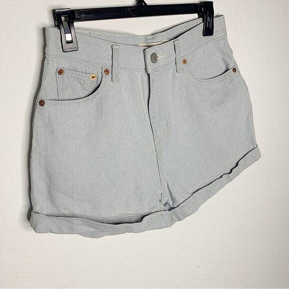 Levi's Light Wash Y2K Vibes High Waist A-Line Mom Shorts Size 28 - Picture 2 of 6